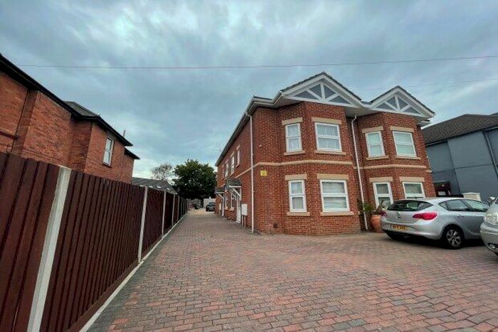 2 Bedroom Flat To Rent In Chloe Court, Bournemouth, BH8