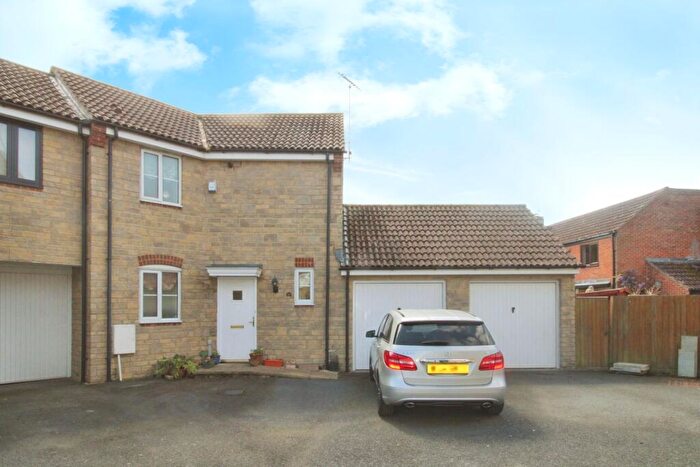 3 Bedroom Semi-Detached House For Sale In Byre Close, Cricklade, SN6