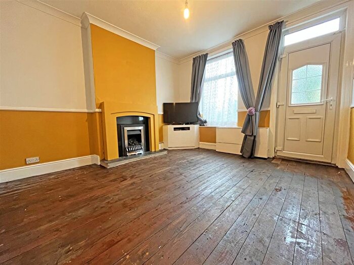 2 Bedroom End Of Terrace House To Rent In Bestwood Road, Bulwell, Nottingham, NG6