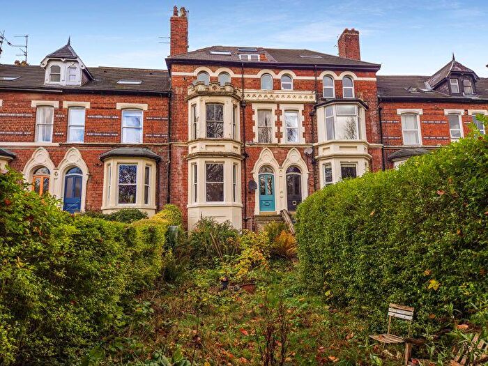 5 Bedroom Detached House For Sale In Brookfield Road, Leeds, LS6