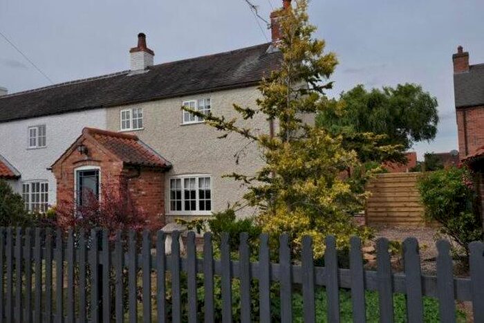 2 Bedroom Property To Rent In Hall Lane, Nottingham, NG12