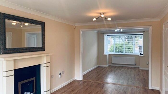 4 Bedroom Detached House To Rent In Oxley Court, Broom, S60