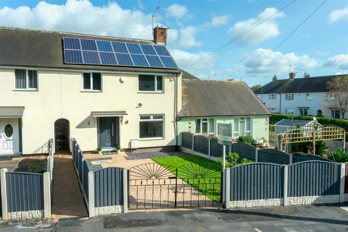 3 Bedroom Terraced House To Rent In Breckswood Drive, Clifton, NG11