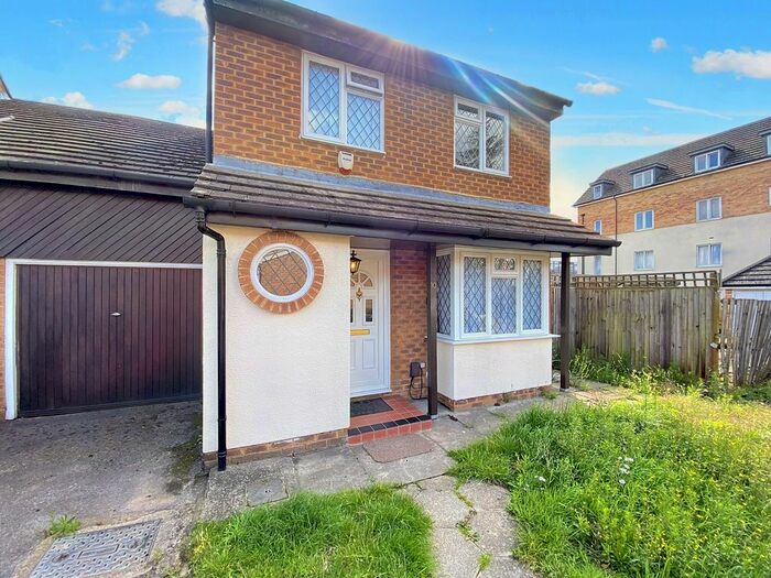 4 Bedroom Semi-Detached House To Rent In Brearley Close, Uxbridge, Middlesex, UB8