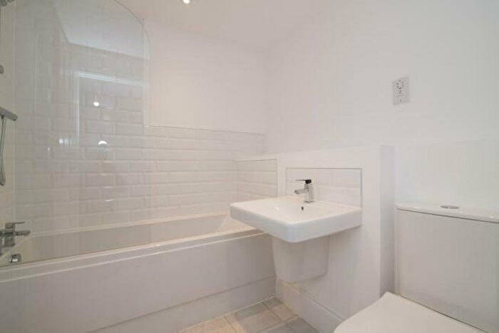 1 Bedroom Flat To Rent In Crocketts Lane, Smethwick, B66