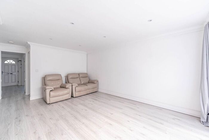 3 Bedroom Property To Rent In Acacia Avenue, Ruislip, HA4