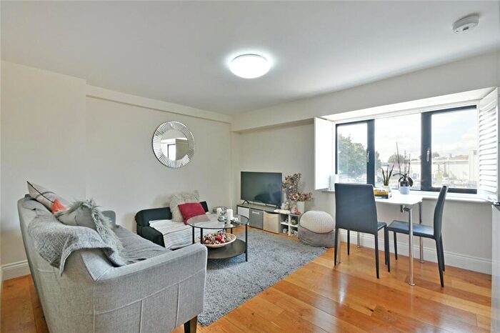 1 Bedroom Flat To Rent In High Road, Dollis Hill, NW10