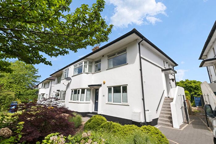 2 Bedroom Maisonette To Rent In Drayton Bridge Road, London, W13