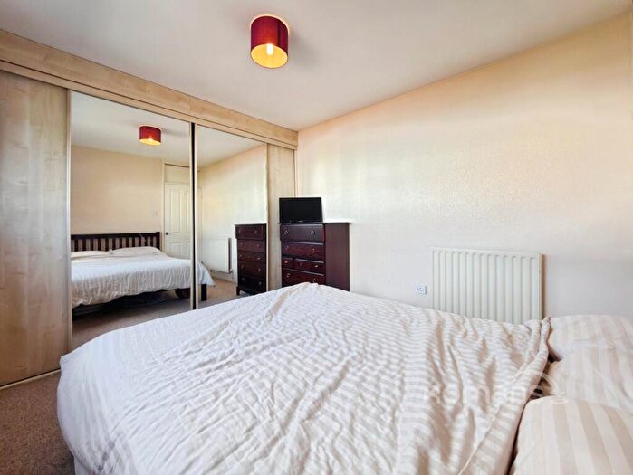 3 Bedroom Terraced House For Sale In Kenilworth Road, Basingstoke, Hampshire, RG23