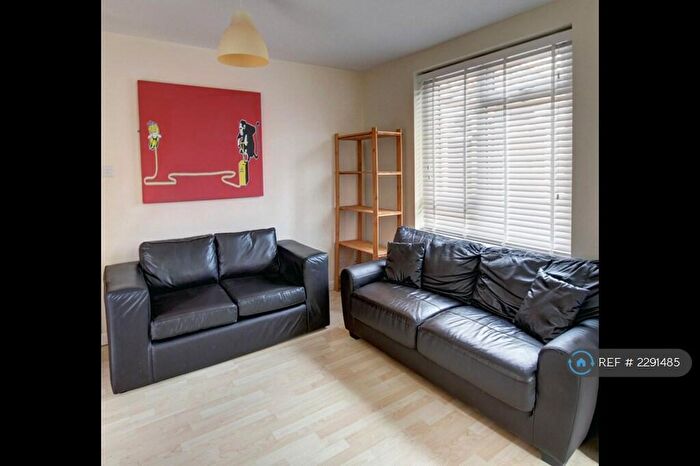 3 Bedroom Flat To Rent In Langhorn Road, Southampton, SO16