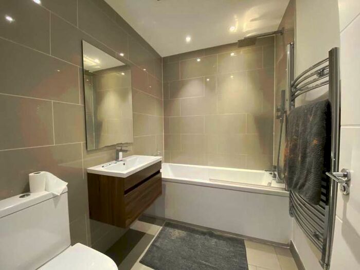 1 Bedroom Flat To Rent In Brunswick Avenue, London N11