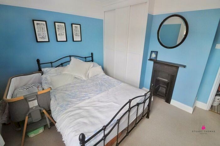 2 Bedroom End Of Terrace House To Rent In Parkstone Avenue, Thundersley, SS7