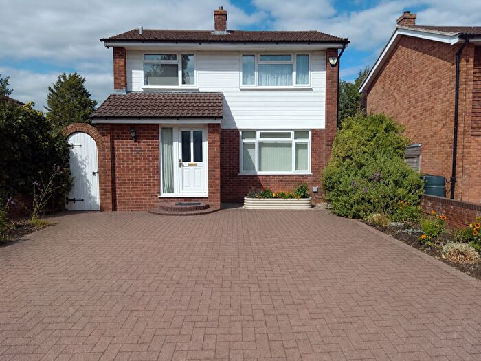 3 Bedroom Detached House For Sale In Kenilworth Road, Basingstoke, Hampshire, RG23