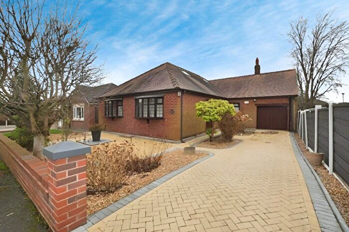 4 Bedroom Bungalow To Rent In Wynne Grove, Denton, Manchester, Greater Manchester, M34