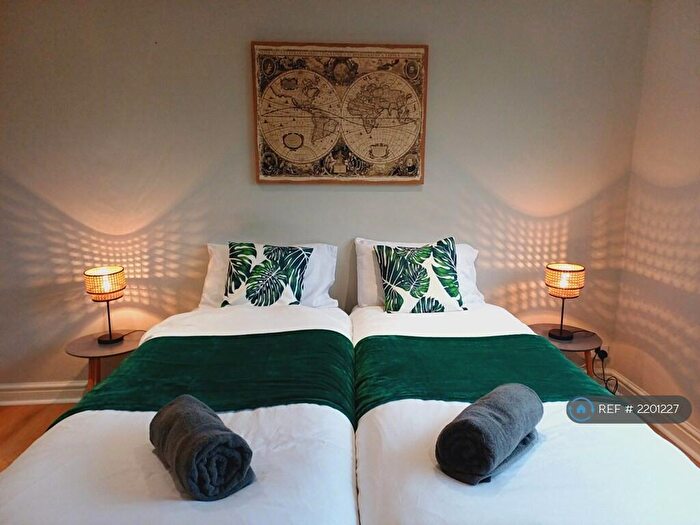 3 Bedroom Flat To Rent In Newsham Drive, Liverpool, L6