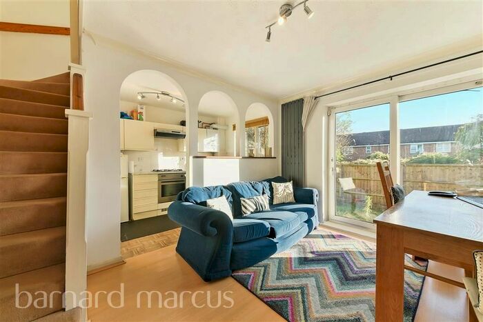 1 Bedroom Property To Rent In Appleby Gardens, Feltham TW14