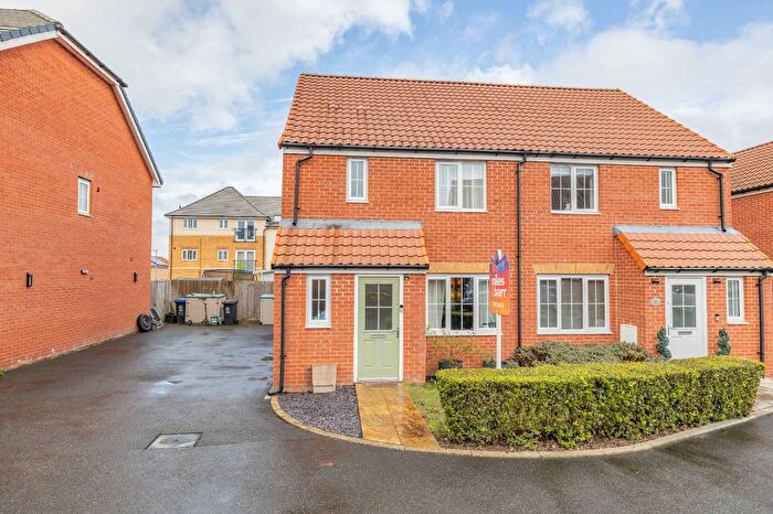 3 Bedroom Semi Detached House For Sale In Millyard Road, Aylesham, Canterbury, Kent, CT3