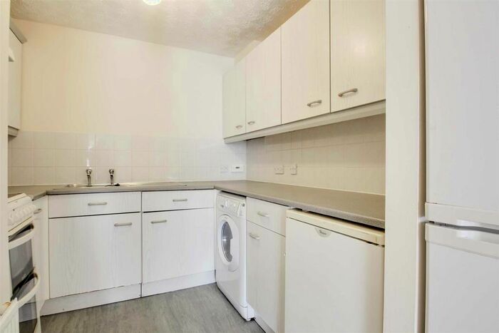 1 Bedroom Flat To Rent In North Row, Milton Keynes, MK9