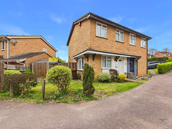 2 Bedroom Semi Detached House For Sale In Woodbury Road, Chatham, ME5