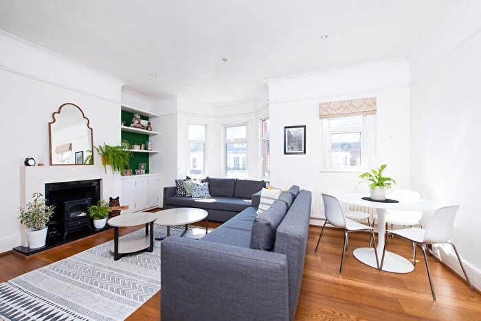 2 Bedroom Apartment To Rent In Holmdale Road, West Hampstead, NW6