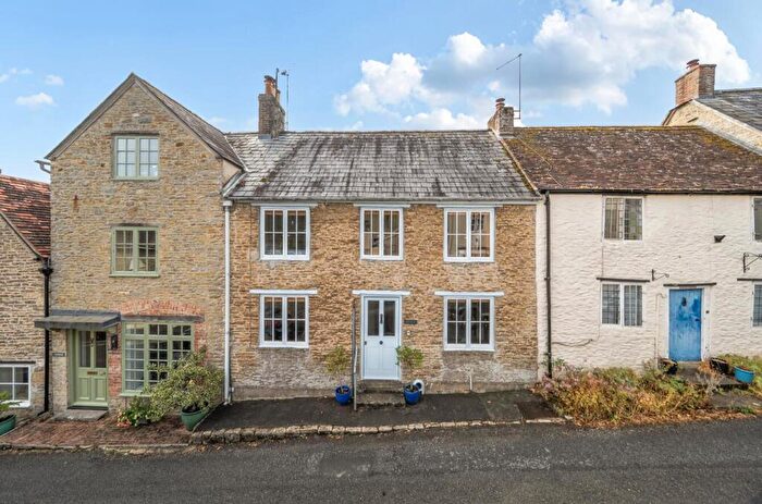 3 Bedroom Cottage For Sale In Gold Street, Stalbridge, Sturminster Newton, DT10