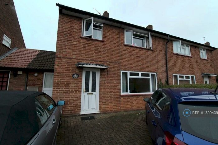 5 Bedroom Terraced House To Rent In High Dells, Hatfield, AL10