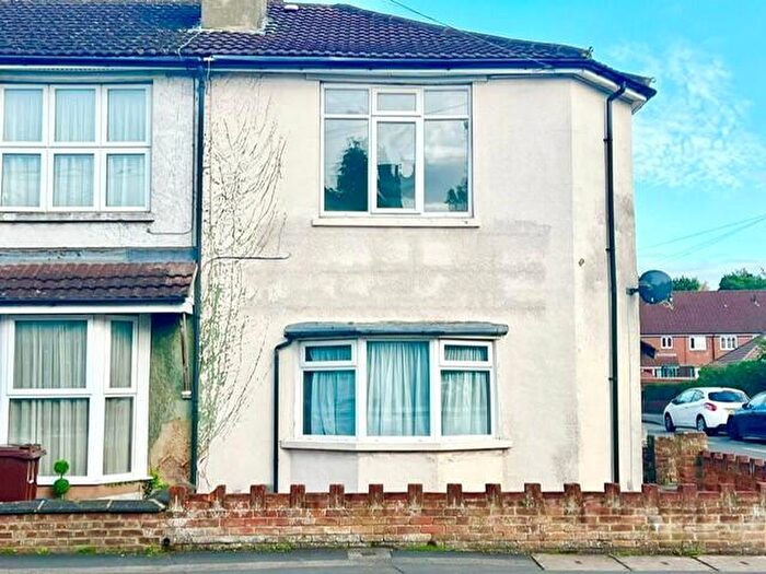 1 Bedroom Maisonette To Rent In Clockhouse Road, Farnborough, Hampshire, GU14