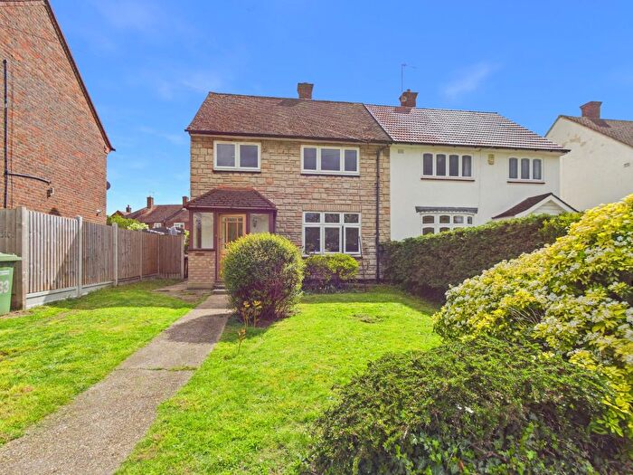 3 Bedroom Semi-Detached House For Sale In Fairham Avenue, South Ockendon, Essex, RM15