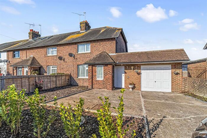 3 Bedroom End Of Terrace House For Sale In Worthing Road, Rustington, Littlehampton, BN16