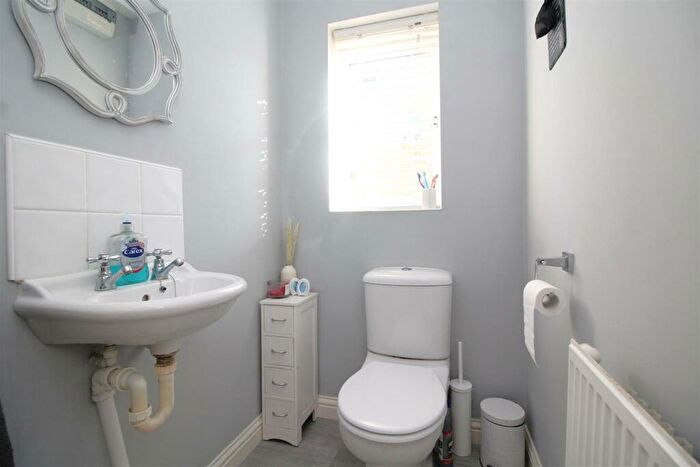 4 Bedroom Detached House For Sale In Standish Court, Peterborough, PE2