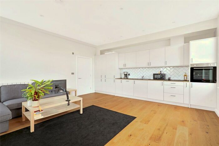 1 Bedroom Flat To Rent In Haggerston Road, Haggerston, E8