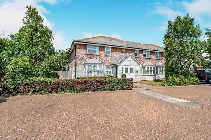 2 Bedroom Flat To Rent In Stride Close, Chichester, PO19