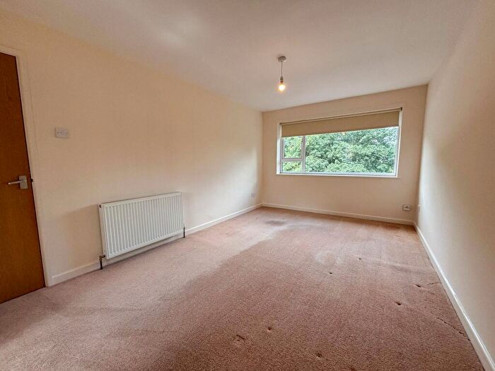 1 Bedroom Flat To Rent In School Lane, Prescelly Court School Lane, CV8