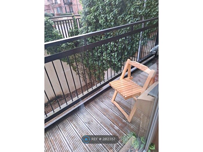 2 Bedroom Flat To Rent In Robertson Gait, Edinburgh, EH11