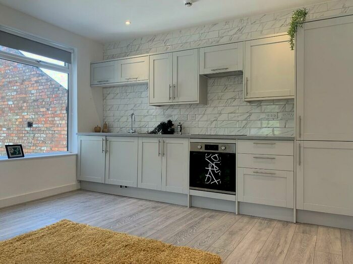 2 Bedroom Flat To Rent In Granville Road, Liverpool, Merseyside, L19