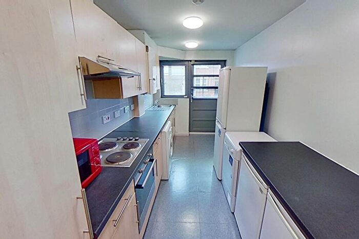 5 Bedroom House To Rent In Mansfield Road, Nottingham, NG1