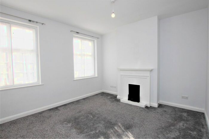 1 Bedroom Flat To Rent In The Market Place, Falloden Way, Hampstead Garden Suburb, NW11