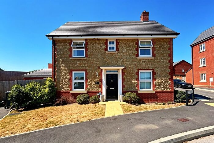 3 Bedroom Detached House For Sale In Wildflower Lane, Shaftesbury, SP7