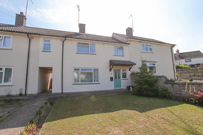 3 Bedroom Terraced House For Sale In Station Road, Helmdon, NN13