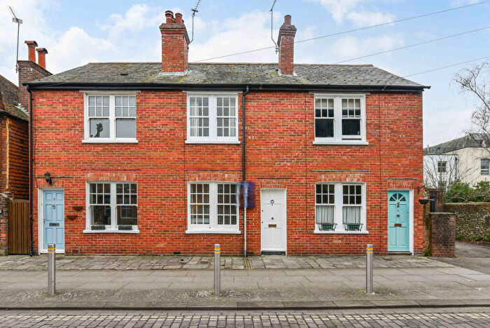 2 Bedroom Terraced House For Sale In Friary Lane, Chichester, PO19