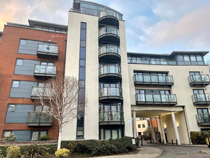 2 Bedroom Apartment To Rent In Kings Gate, Horsham, RH12