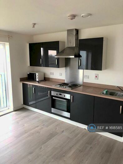 2 Bedroom Flat To Rent In Arc Court, Romford, RM7