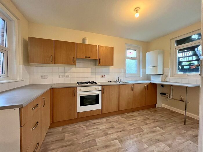 2 Bedroom Flat To Rent In Orchard Road, Southsea, PO4