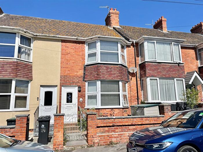 3 Bedroom Terraced House For Sale In Granville Road, Weymouth, DT4