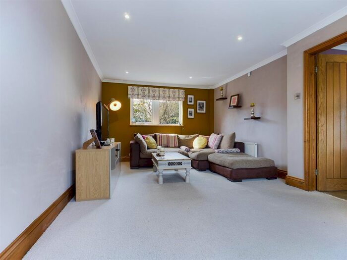 5 Bedroom Detached House For Sale In The Mullions, Roberttown Lane, Roberttown, WF15