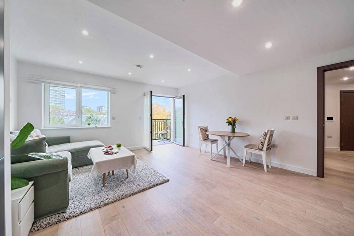 2 Bedroom Flat For Sale In Tiernay Lane, Hammersmith, London, W6