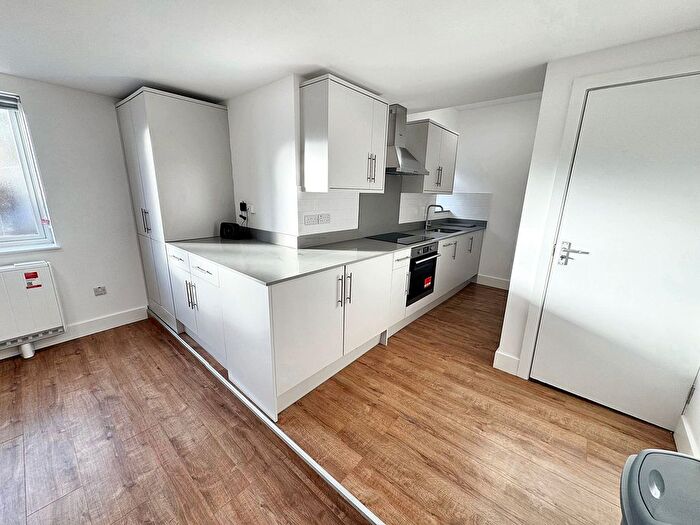 1 Bedroom Flat To Rent In The Broadway, Southall, UB1