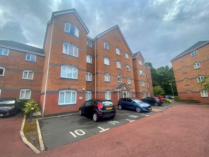 2 Bedroom Apartment To Rent In Knightswood Court, L18
