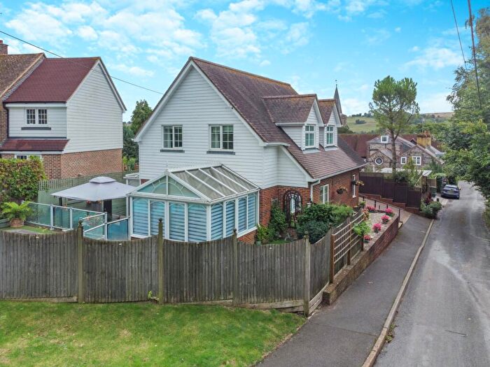 4 Bedroom Detached House For Sale In Vicarage Lane, Elham, Kent, CT4