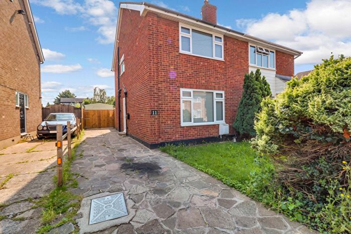 3 Bedroom Semi-Detached House To Rent In Overton Close, Benfleet, SS7